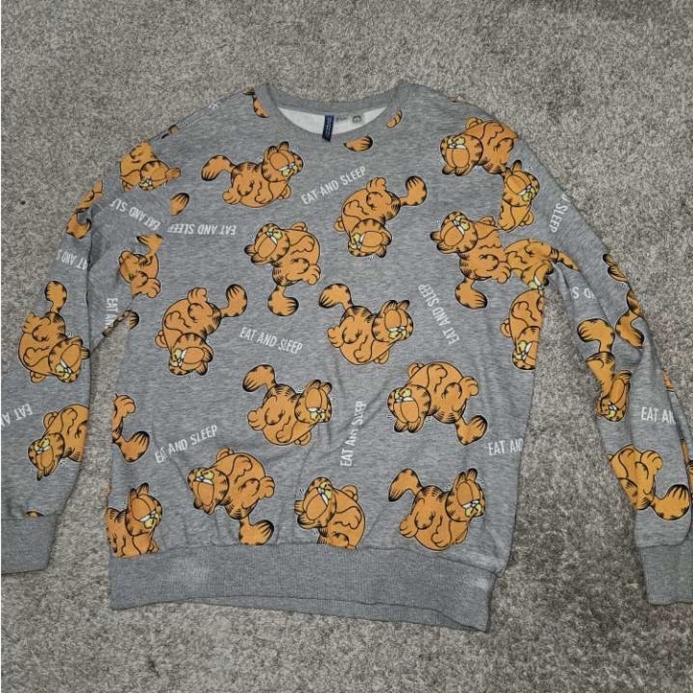 Gray and Orange Graphic Men’s Sweater